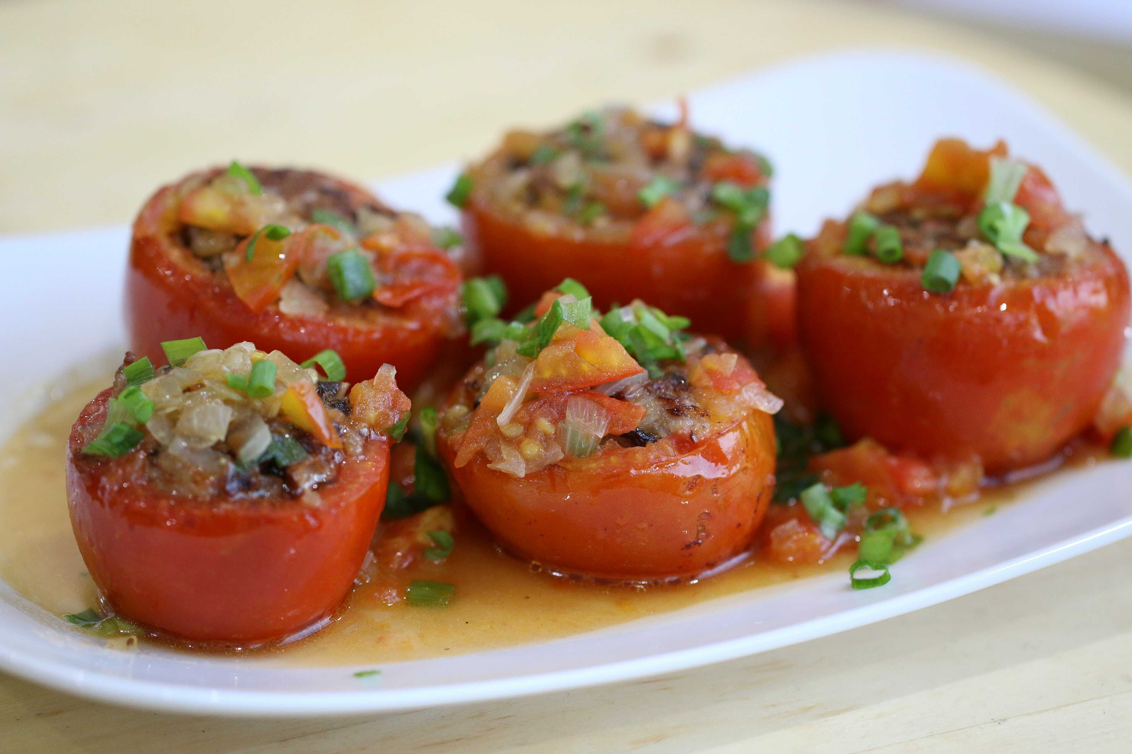 Cách làm món thịt nhồi cà chua