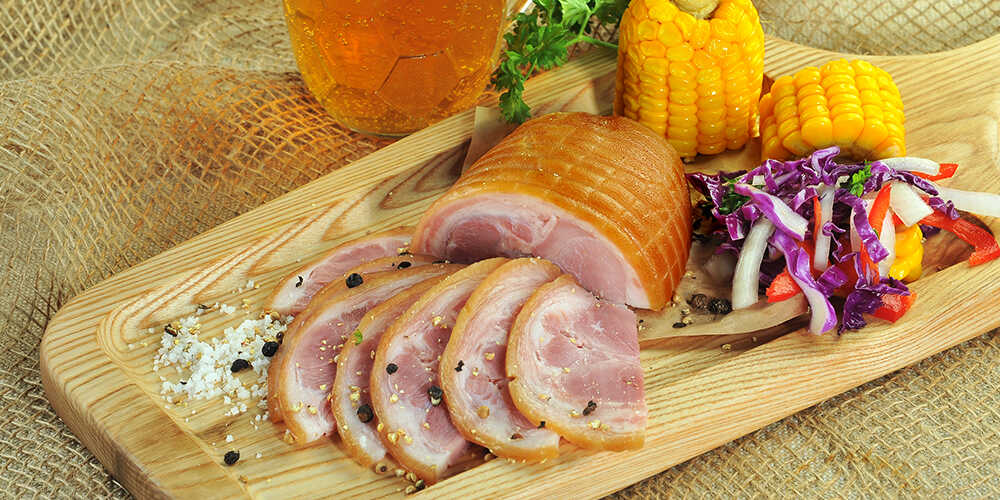 Chân giò thịt lợn đen vùng cao Hà Giang hun khói