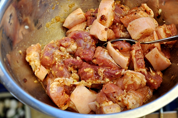 Cách ướp thịt nạc lợn nướng theo kiểu BBQ