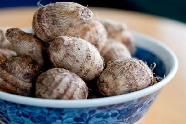 cách làm món vịt nấu canh khoai sọ