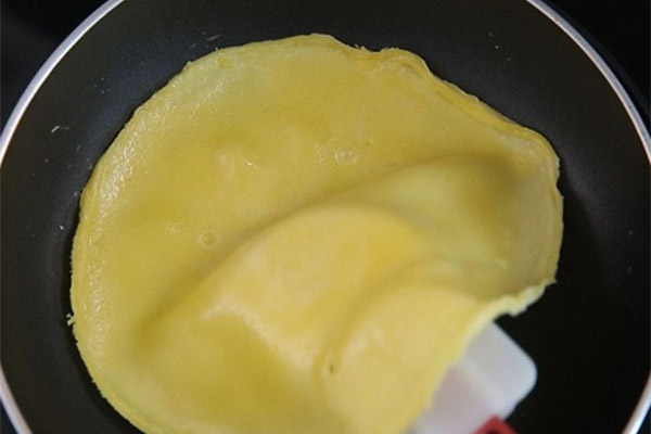 Rán vỏ bánh crepe Rán vỏ bánh crepe