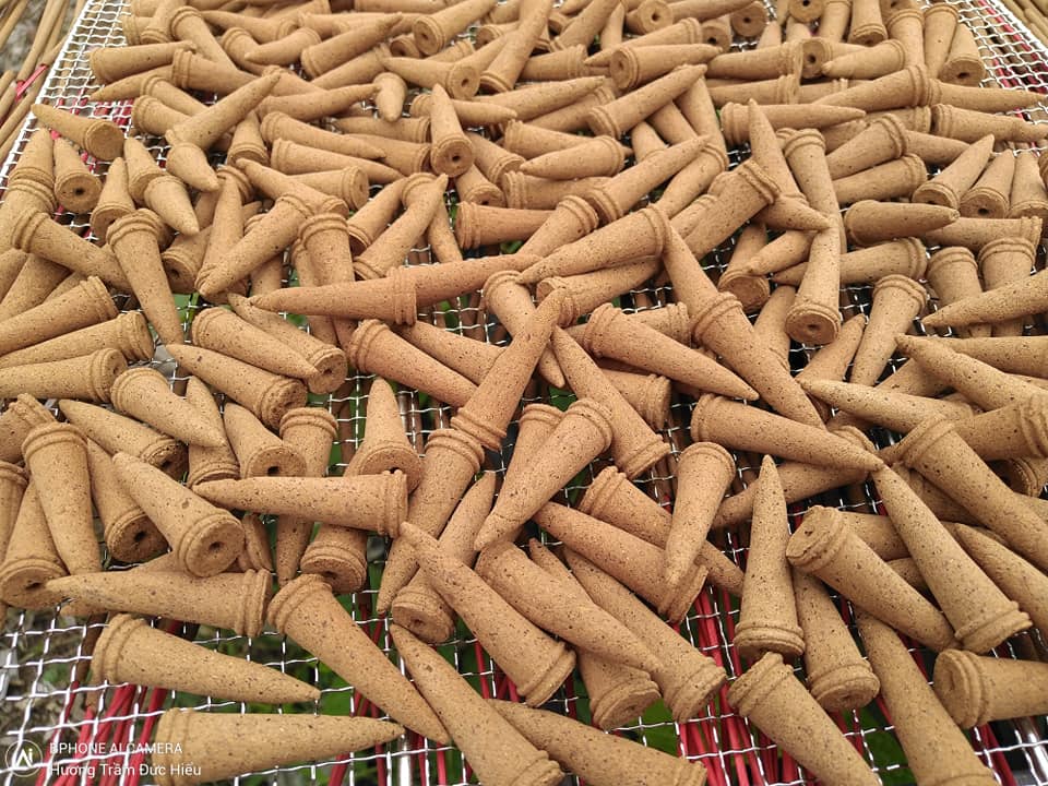 Viên nụ bồ kết được nghiên cứu và sản xuất từ nguyên liệu chính là quả bổ kết