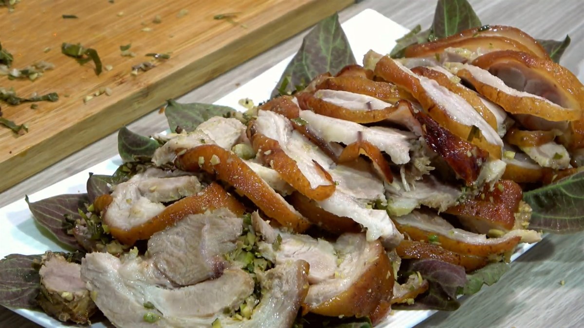 Cách lên màu cho thịt ba chỉ quay Lạng Sơn