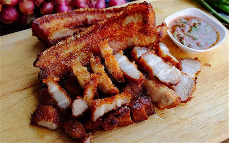 Thưởng thức ba chỉ quay Lạng Sơn ngon đúng điệu