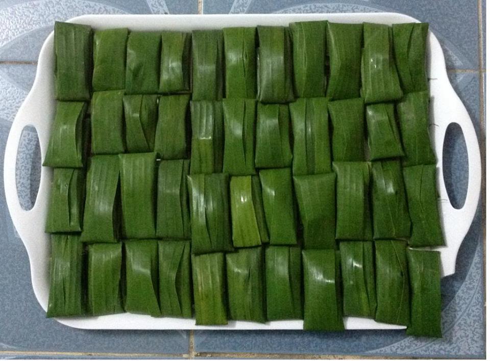 bánh bột lọc Huế lúc chưa bóc