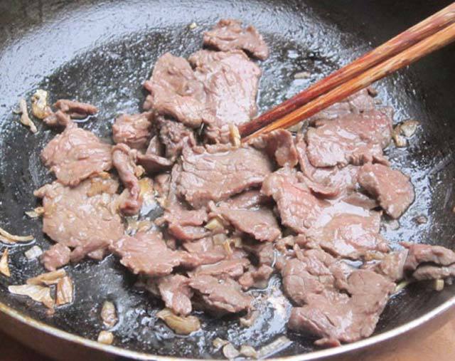 món thịt bò xào măng ngon