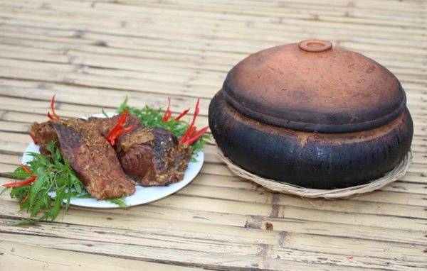 Cá trắm đen kho làng Vũ Đại