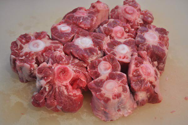 đuôi bò chợ sạch 323 Vũ Tông Phan