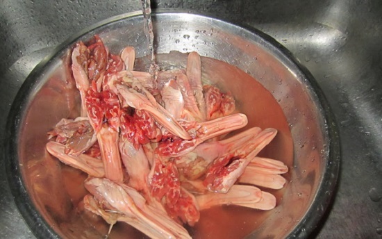 Cách làm lưỡi vịt rang muối