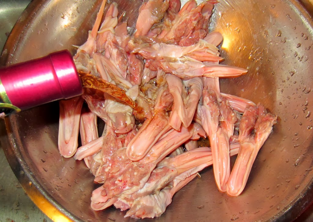 Cách sơ chế lưỡi vịt đúng cách