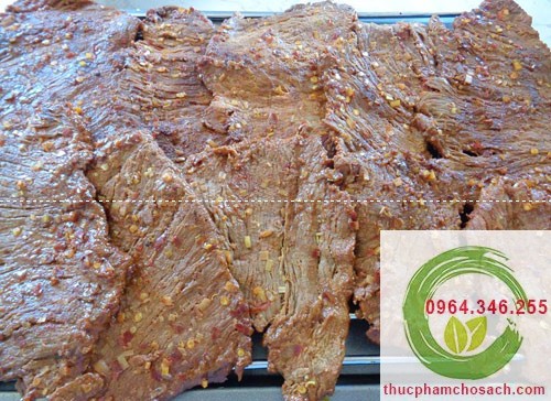 làm khô bò bằng phương pháp sấy trên lò vi sóng