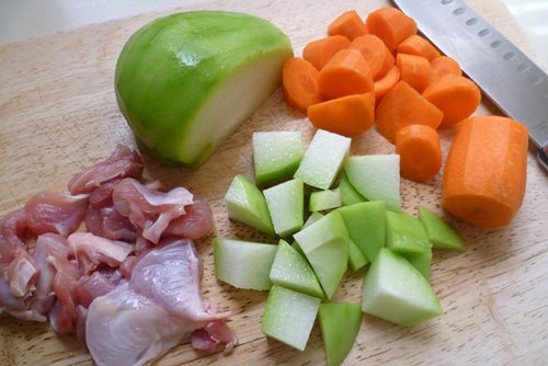 canh gà nấu su su nguyên liệu