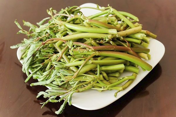 canh khoai sọ nấu xương cách làm