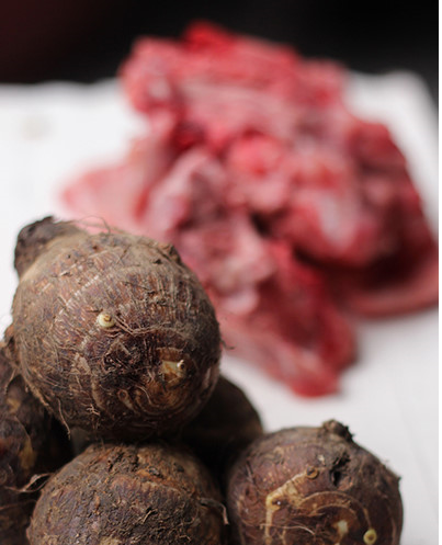 canh khoai sọ nấu xương nguyên liệu