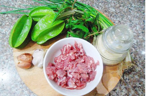 canh thịt bò nấu khế chua nguyên liệu