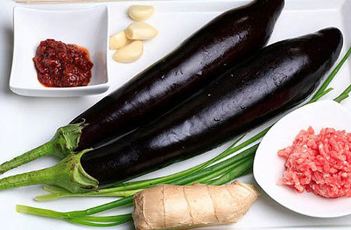 thịt băm xào cà tím nguyên liệu